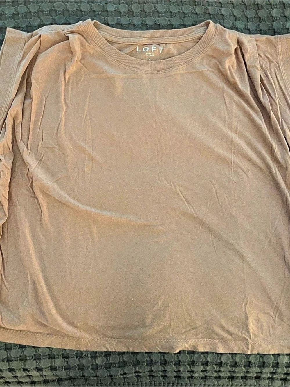 LOFT Shoulder Tee Pink/peach size Large